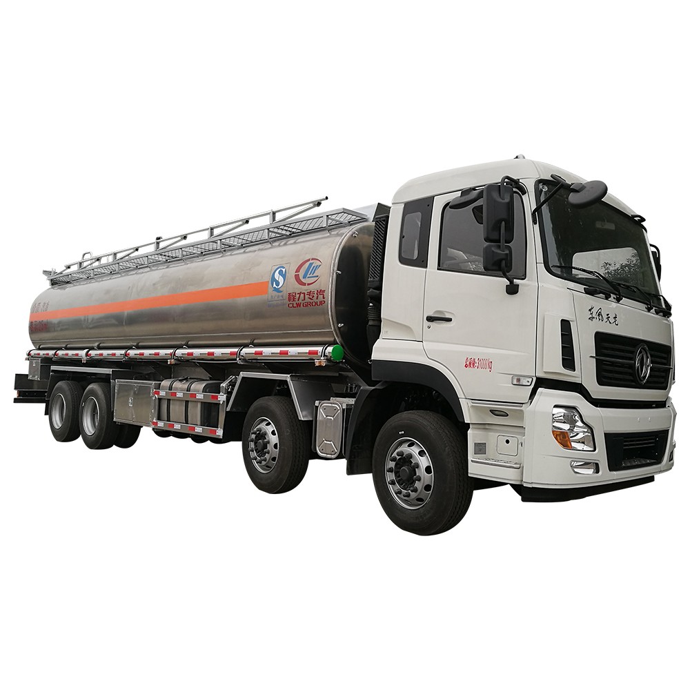 Dongfeng olietankwagen met 12 wielen
